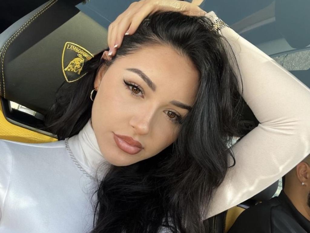 Wild scenes as OnlyFans, Tik Tok and Instagram star Anna Paul hits STAX pop-up store | Herald Sun