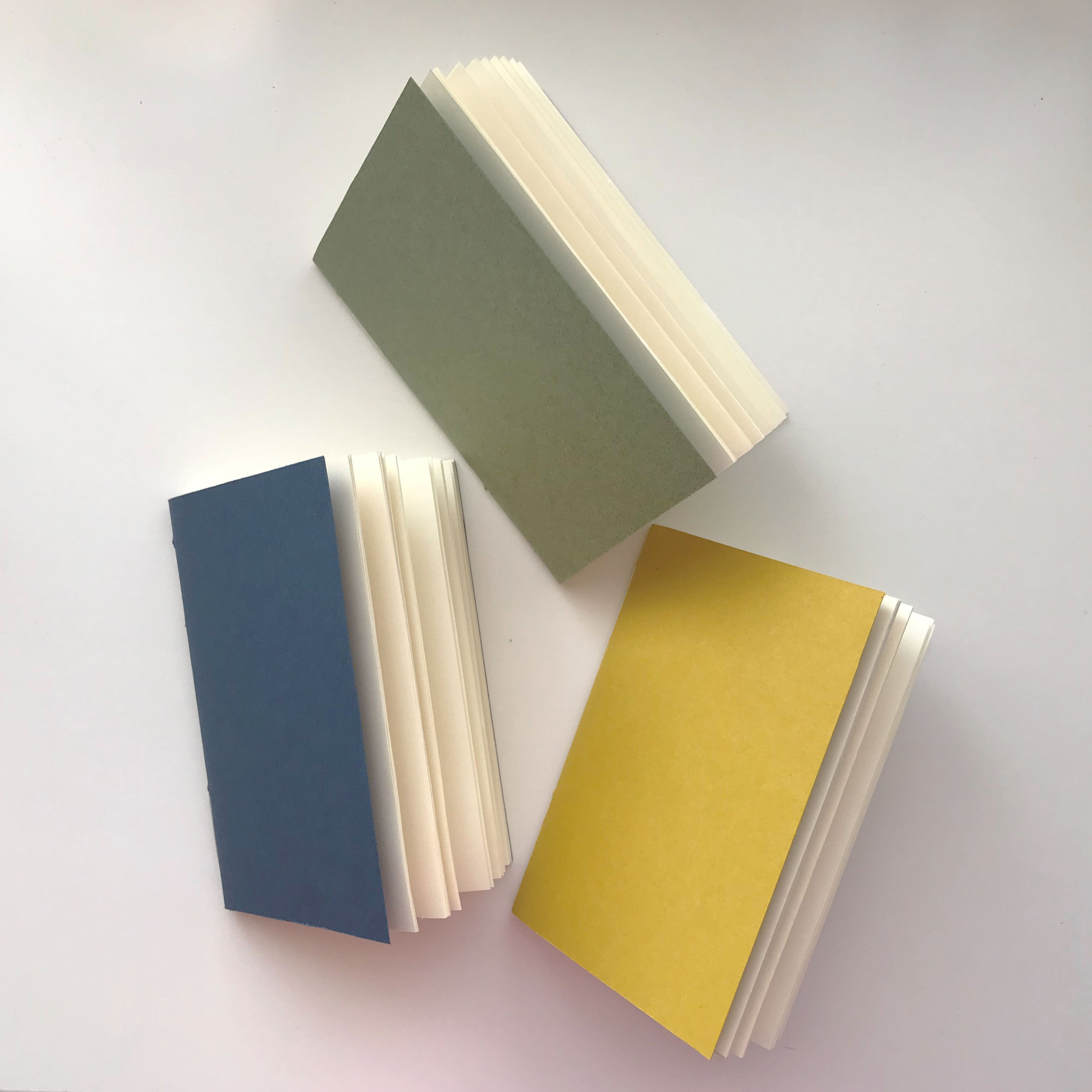 Field Notebook - Download Beautiful Abstract Image | High Resolution