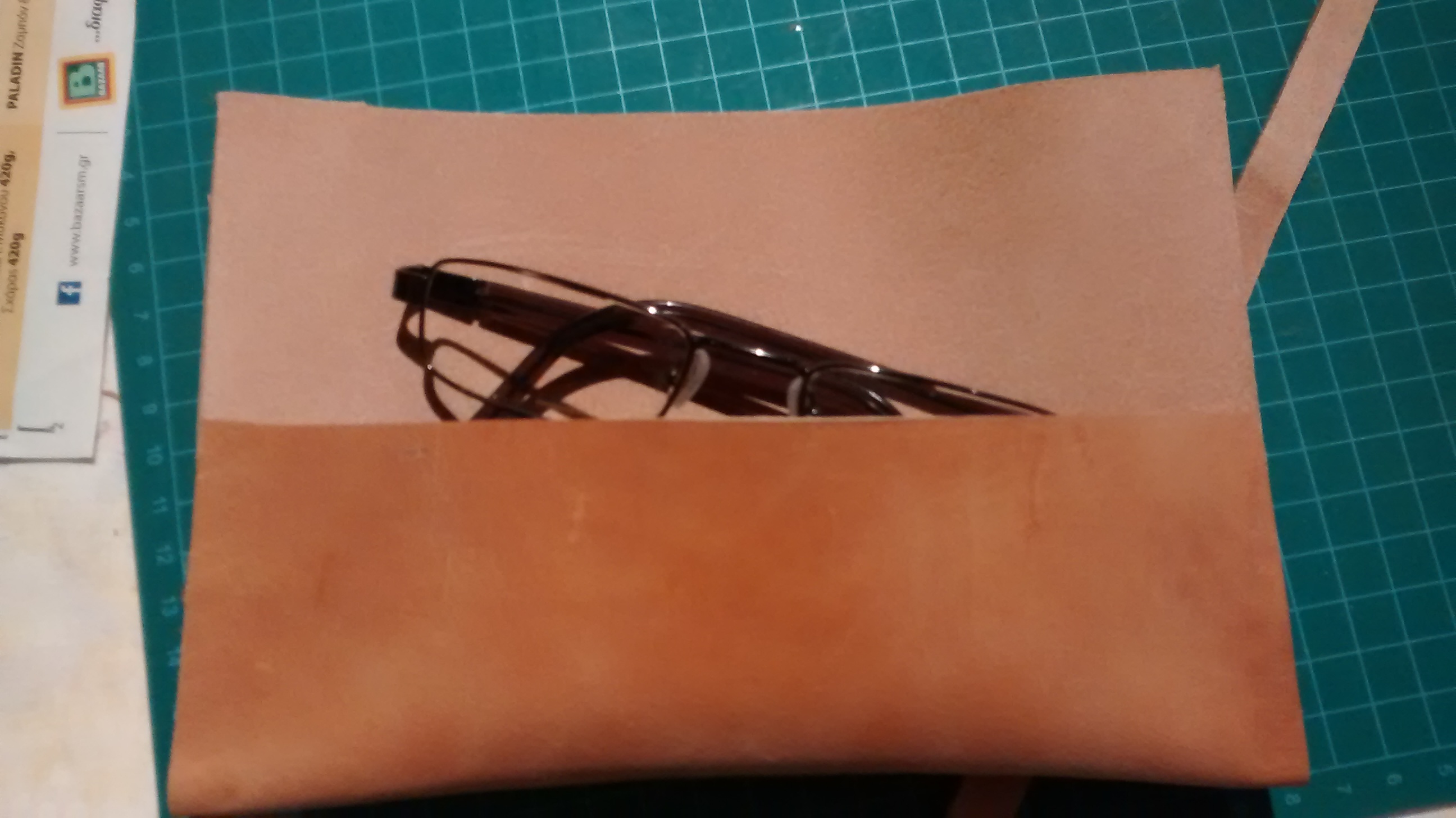 Leather Glasses Case Craft Handmade Satisfying - Desktop Minimal Arts for Desktop