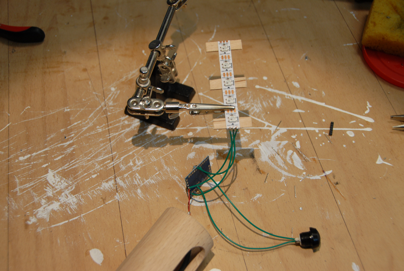 Usb Powered Led Lamp 4 Steps Instructables - Modern 8K Mountain Backgrounds | Free Download