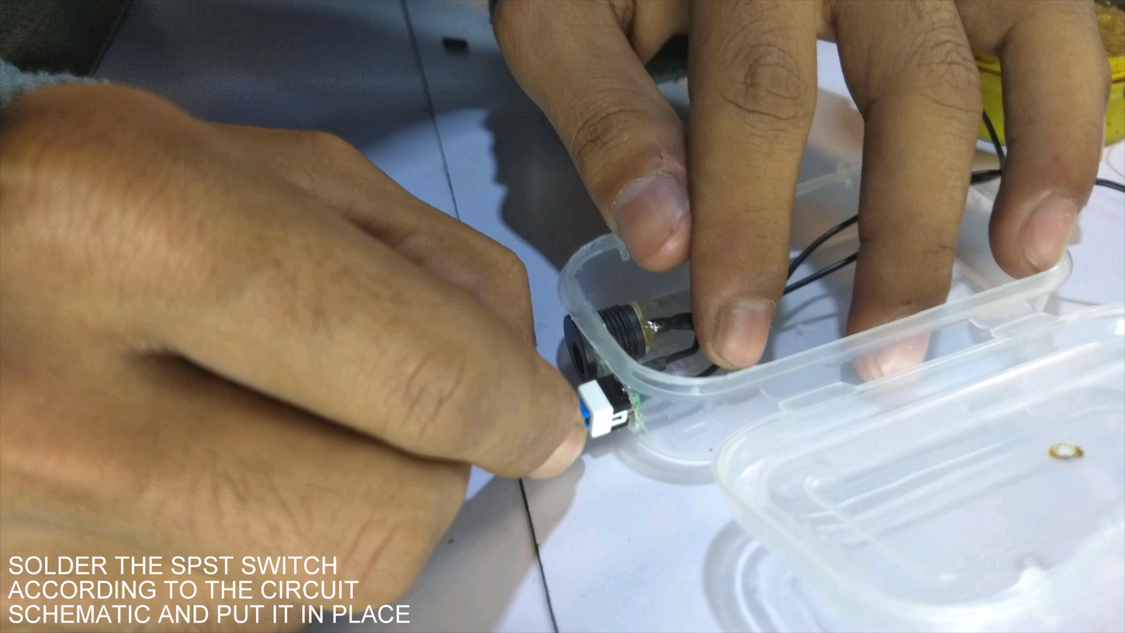 Super Simple Flashlight 4 Steps Instructables - Vintage Illustration Collection - Desktop Quality