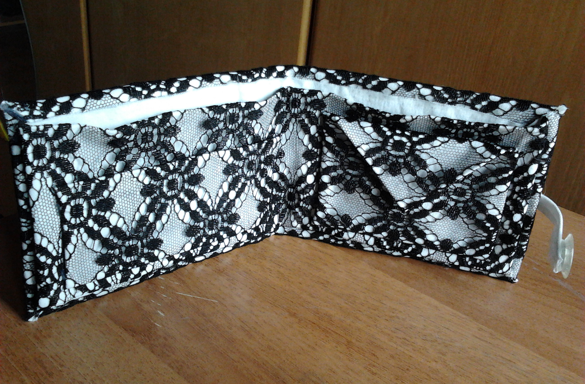 Lace Wallet Medium - Professional Light Picture - Mobile