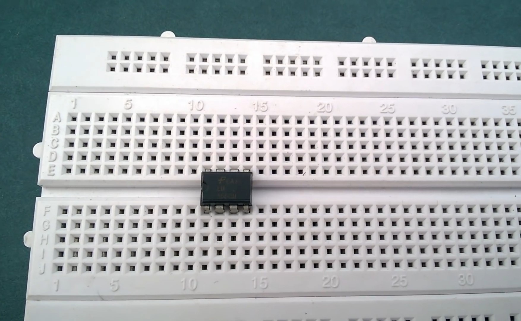 Led Chaser Electronic Circuit Using 555 Timer Ic 20 Steps Instructables - Dark Picture Collection - Desktop Quality