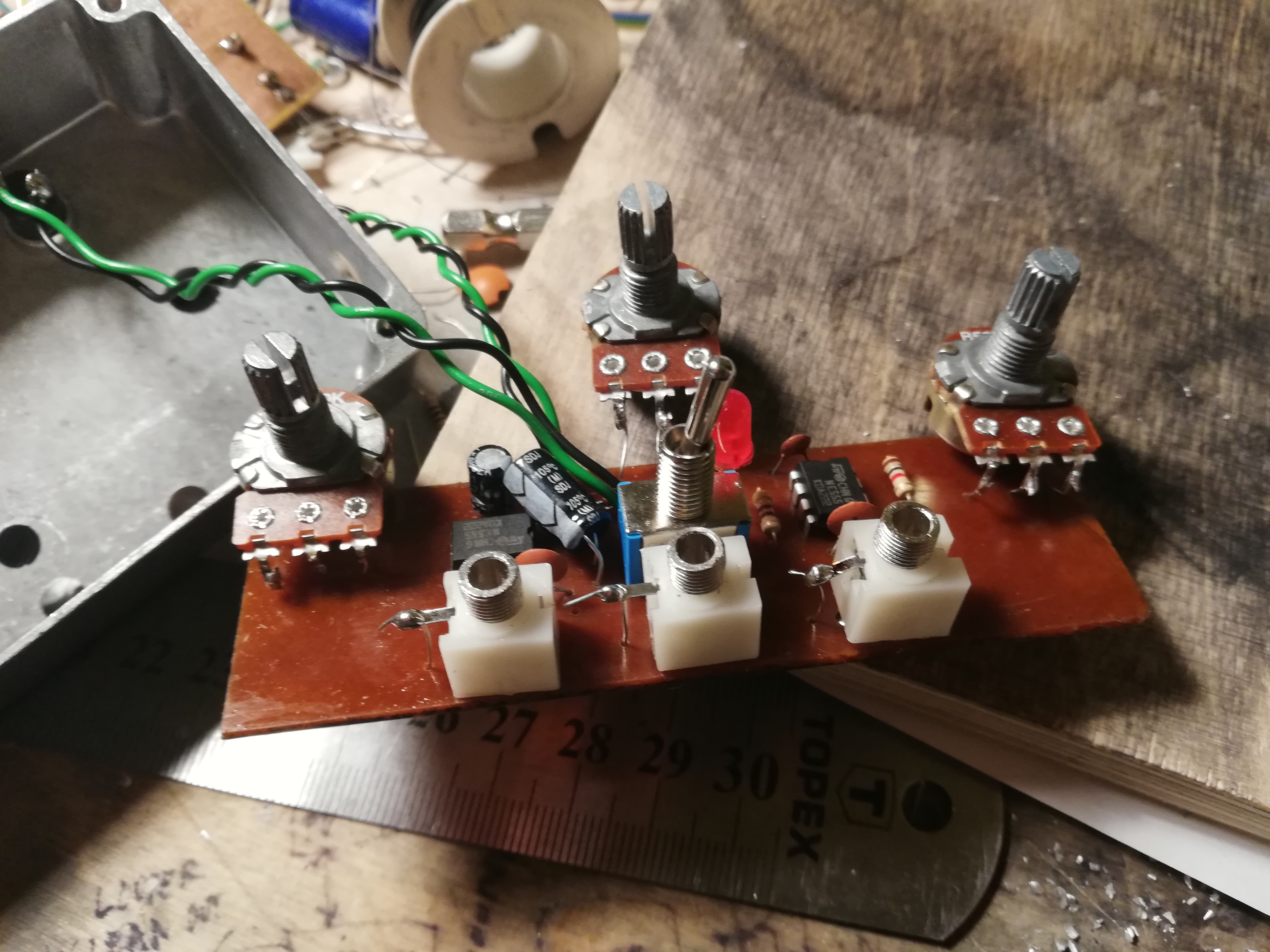 Voltage Controlled Atari Punk Console Mini Pcb 4 Steps Instructables - Download Creative Vintage Wallpaper | Desktop