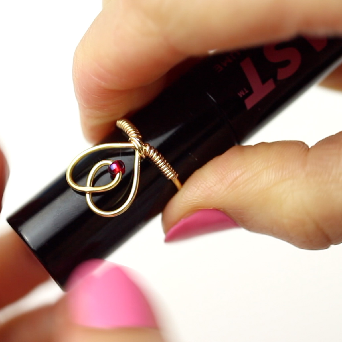 Diy Adjustable Ring Base Tutorial Tip Tuesday Adjustable Ring Diy - Creative HD Minimal Illustrations | Free Download