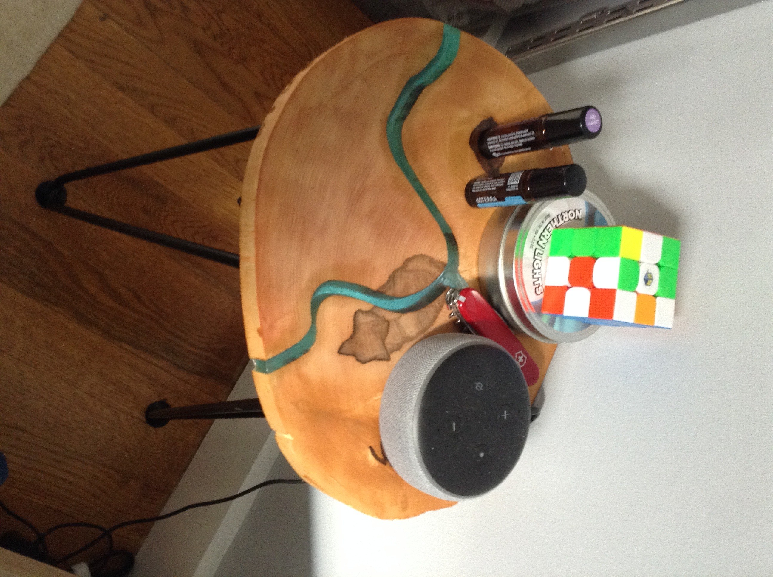 Diy epoxy river table