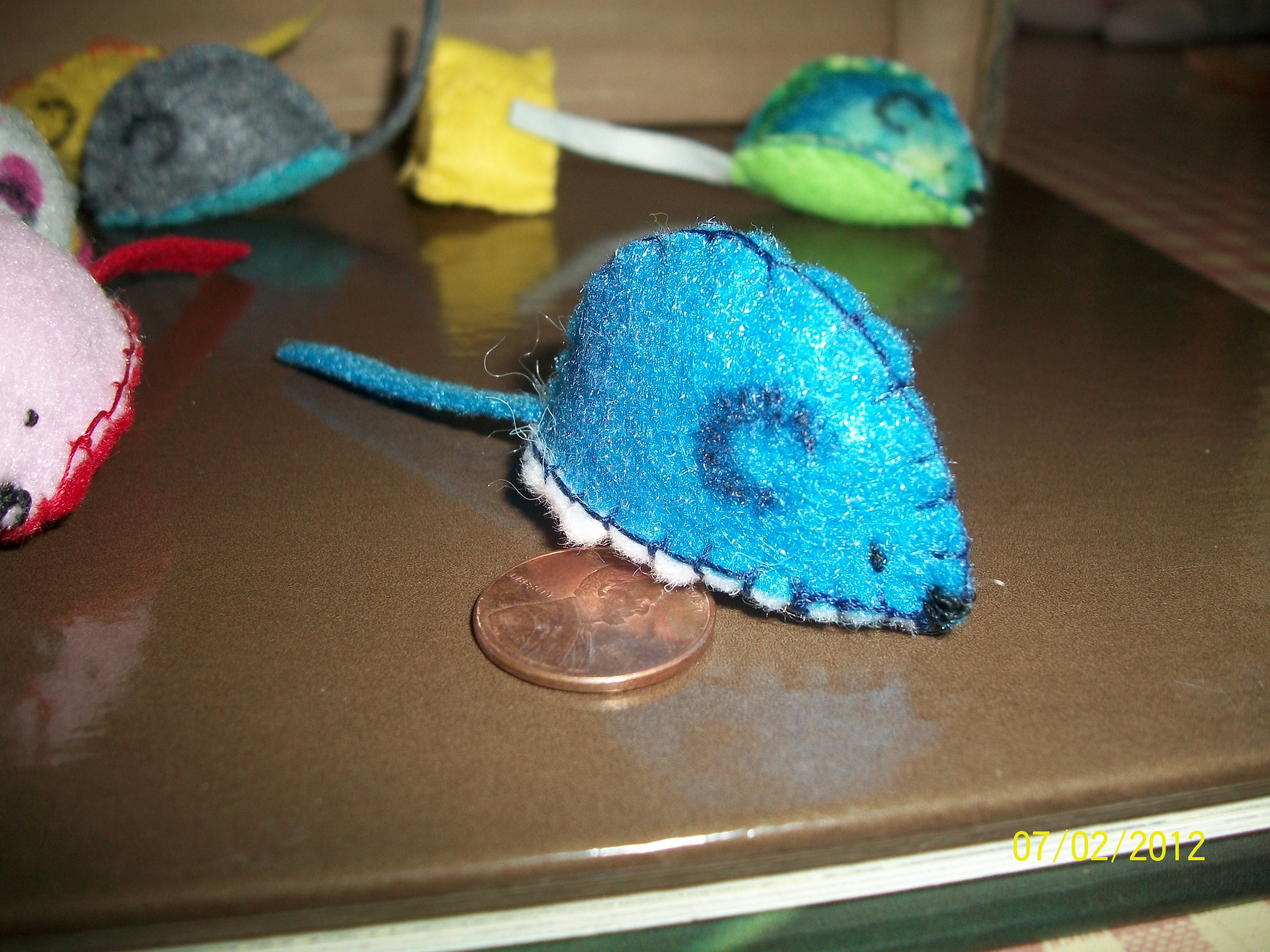 Catnip Mouse Catoro Pets - Mountain Art Collection - Mobile Quality