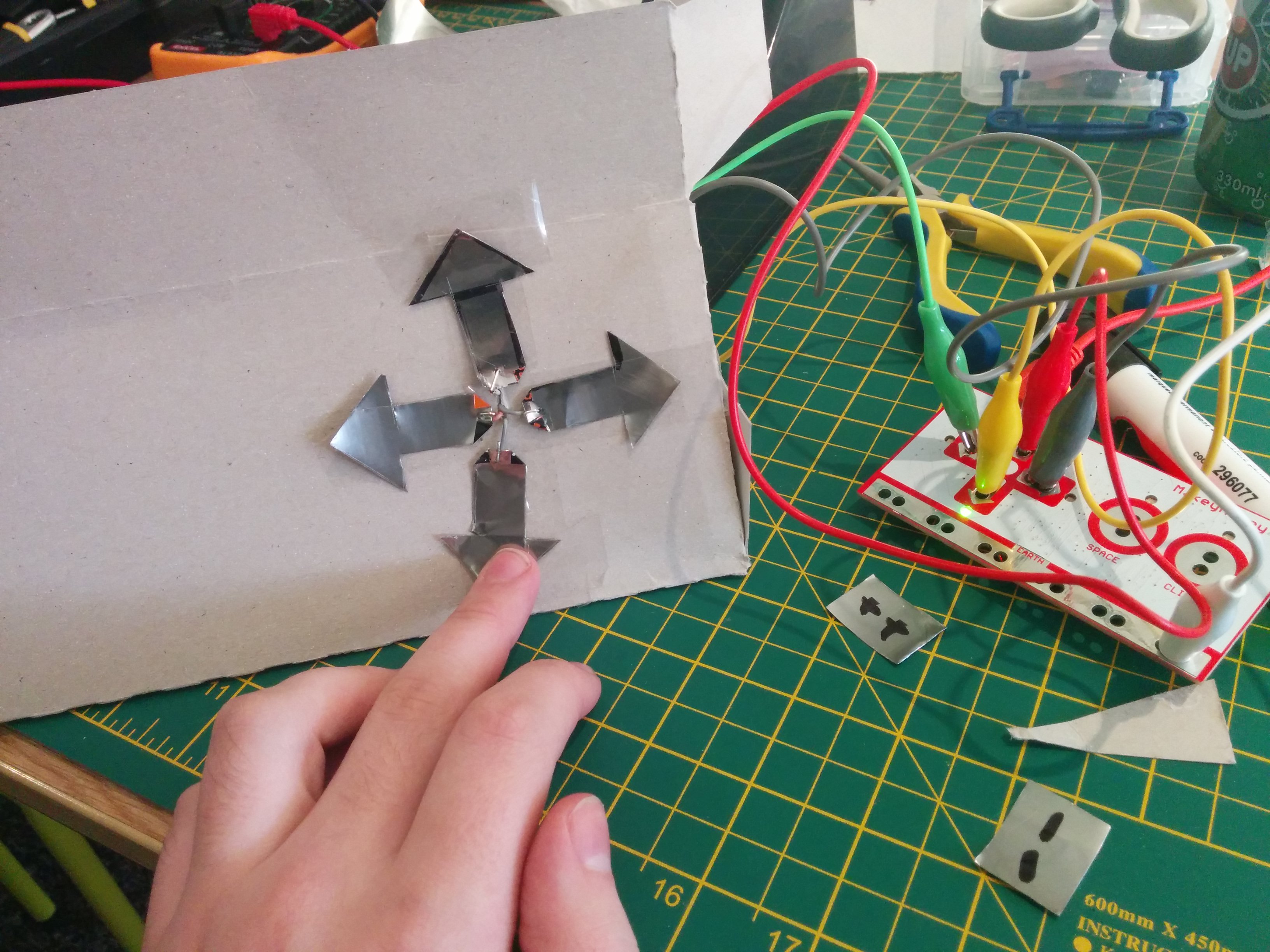 Makey Makey Device Controls 5 Steps Instructables - Best Space Pictures in Mobile