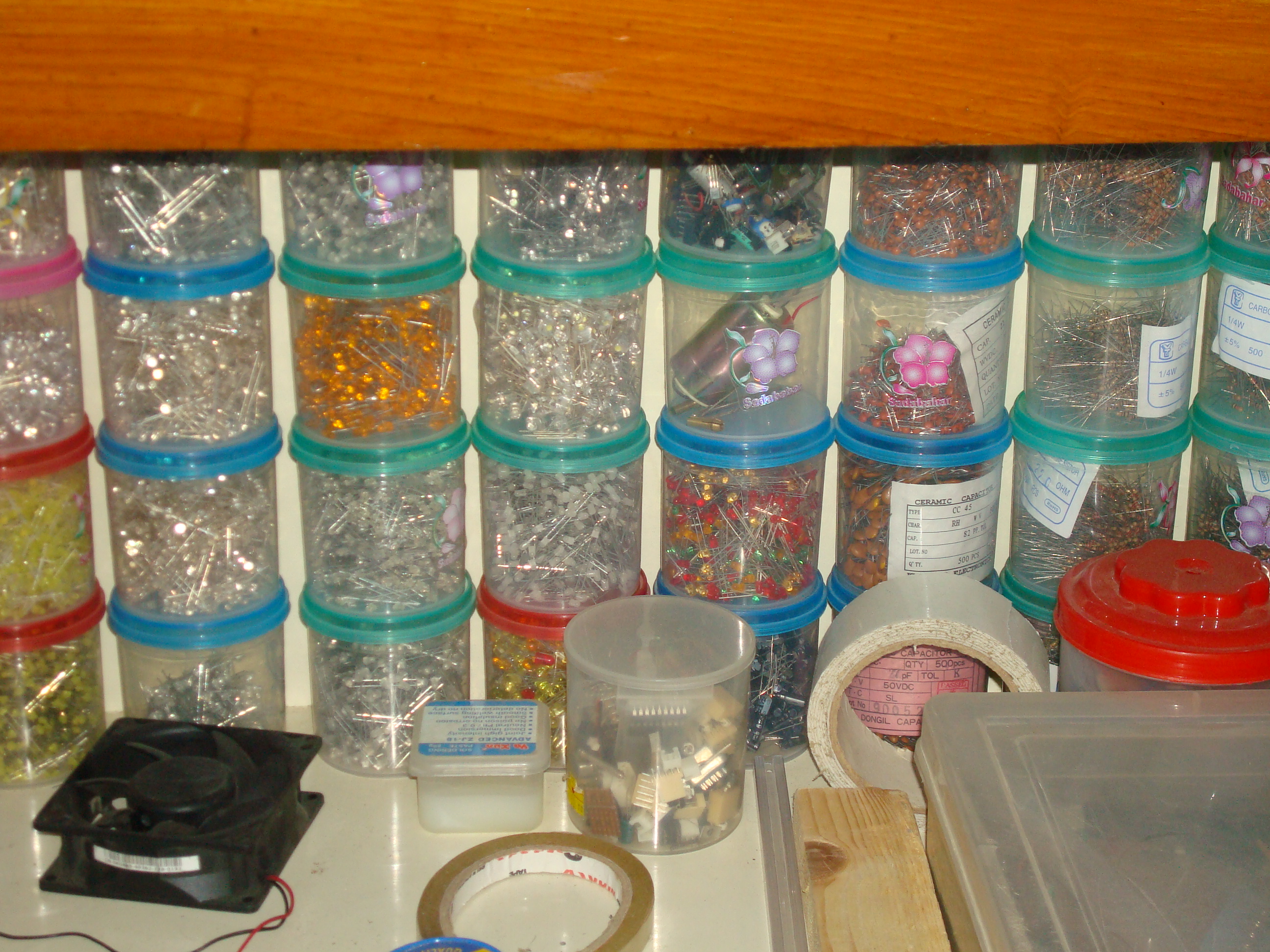 Minipro Electronic Lab Net - Full HD Dark Textures for Desktop