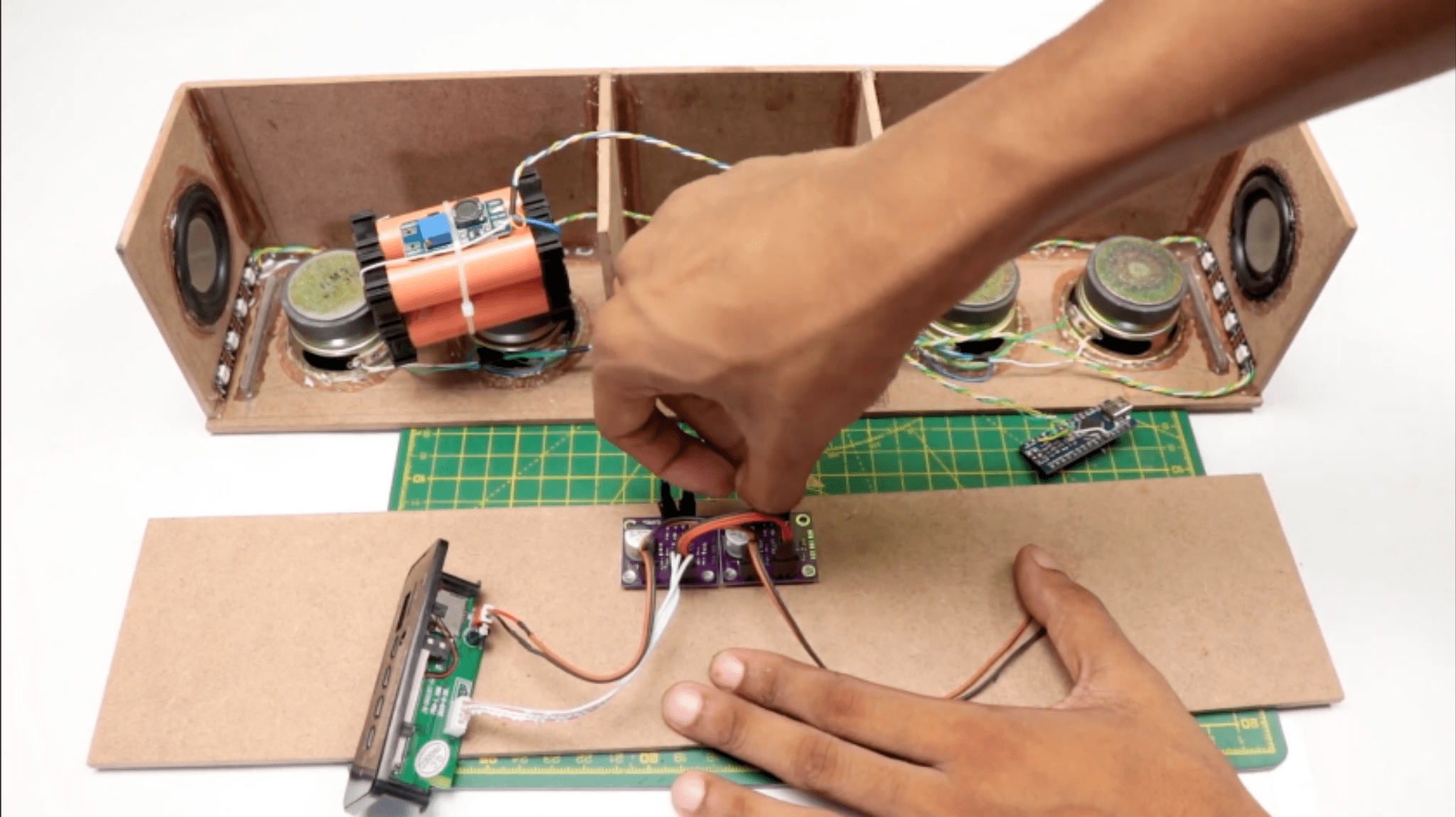 Diy Boombox 3 Steps Instructables - Dark Photo Collection - 8K Quality