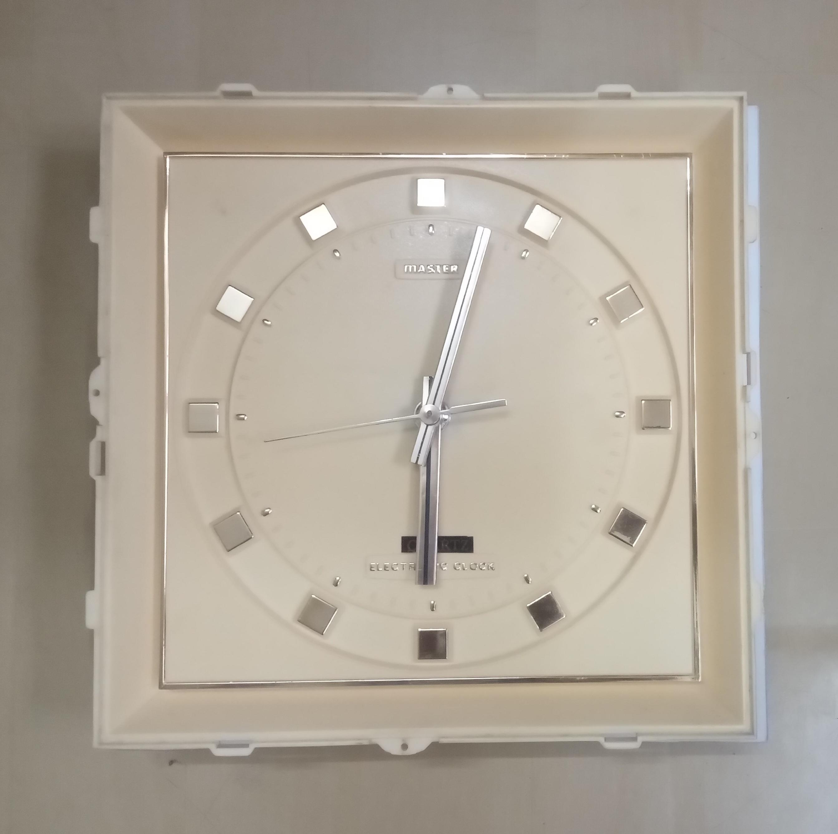 Owl Designer Wall Clock 10 Steps Instructables - Premium Gradient Background Gallery - 8K