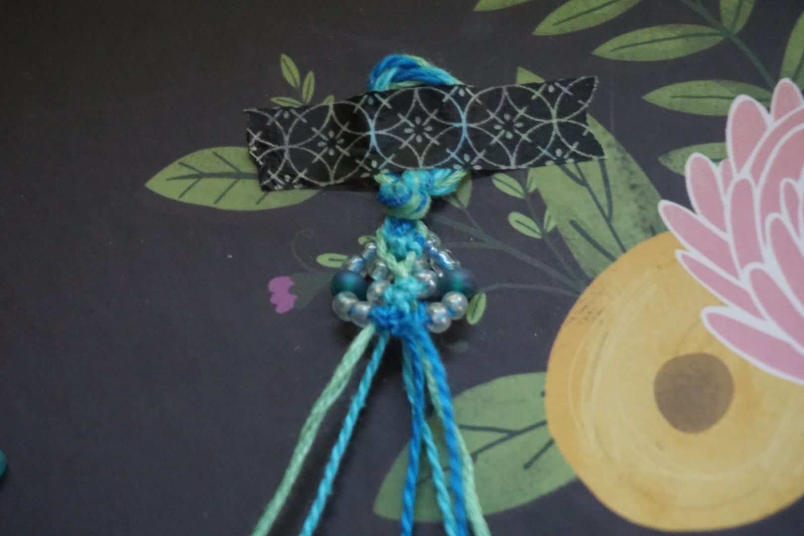 Diy Beaded Macrame Bracelet 7 Steps Instructables - Premium Gradient Pattern Gallery - Retina