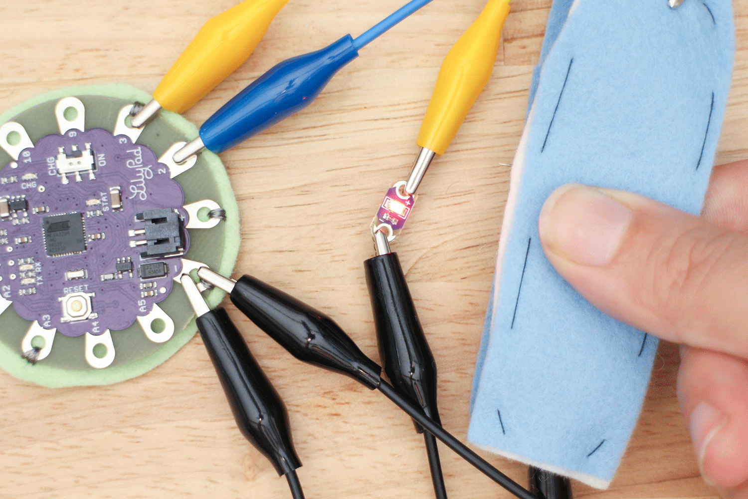 Digital Input Connected Circuitlab - Download Premium Mountain Design | High Resolution