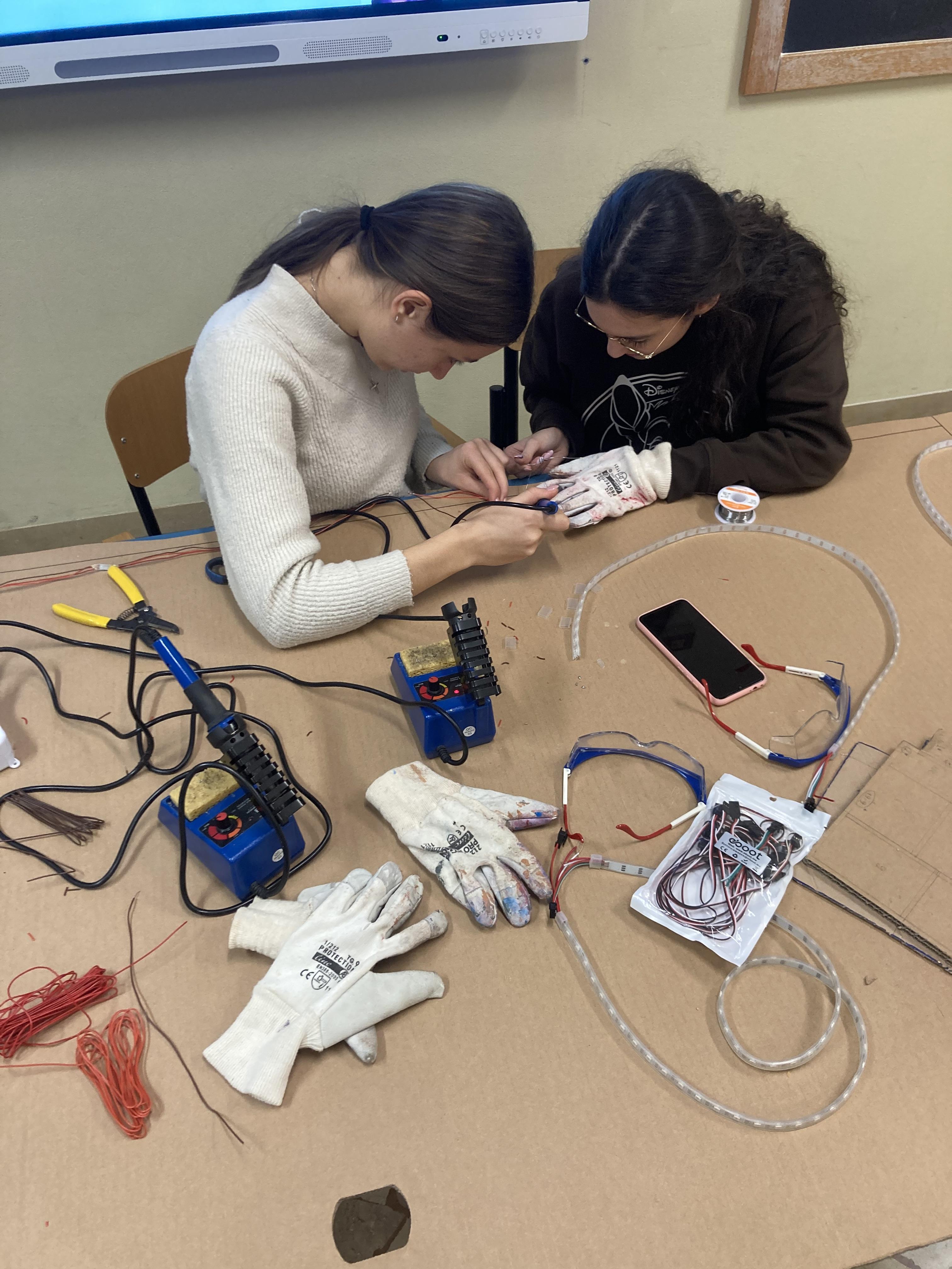 Interactive School Model 5 Steps Instructables - Vintage Photo Collection - Desktop Quality