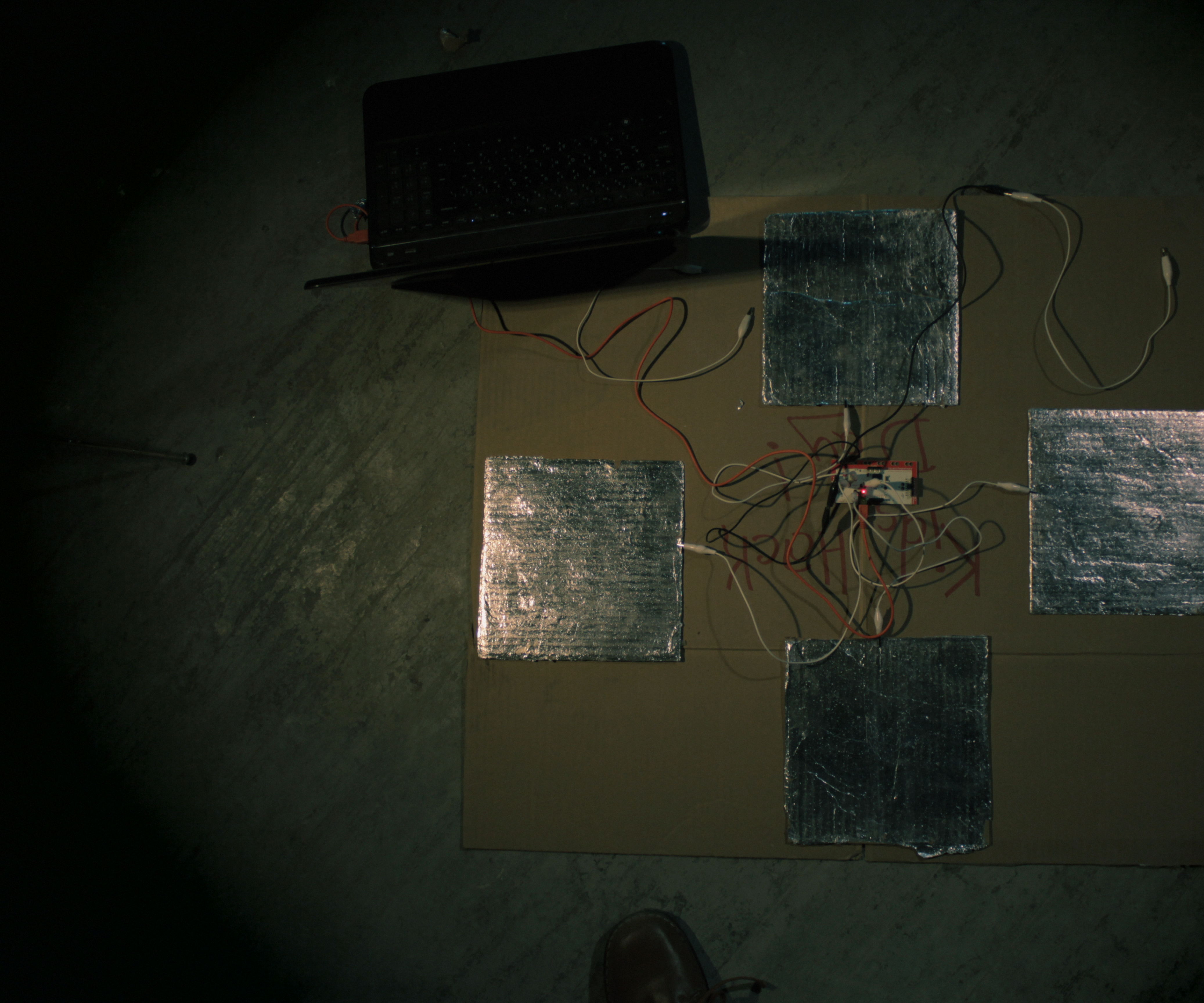 Makey Makey Dance Mat Instructables - 8K Vintage Wallpapers for Desktop