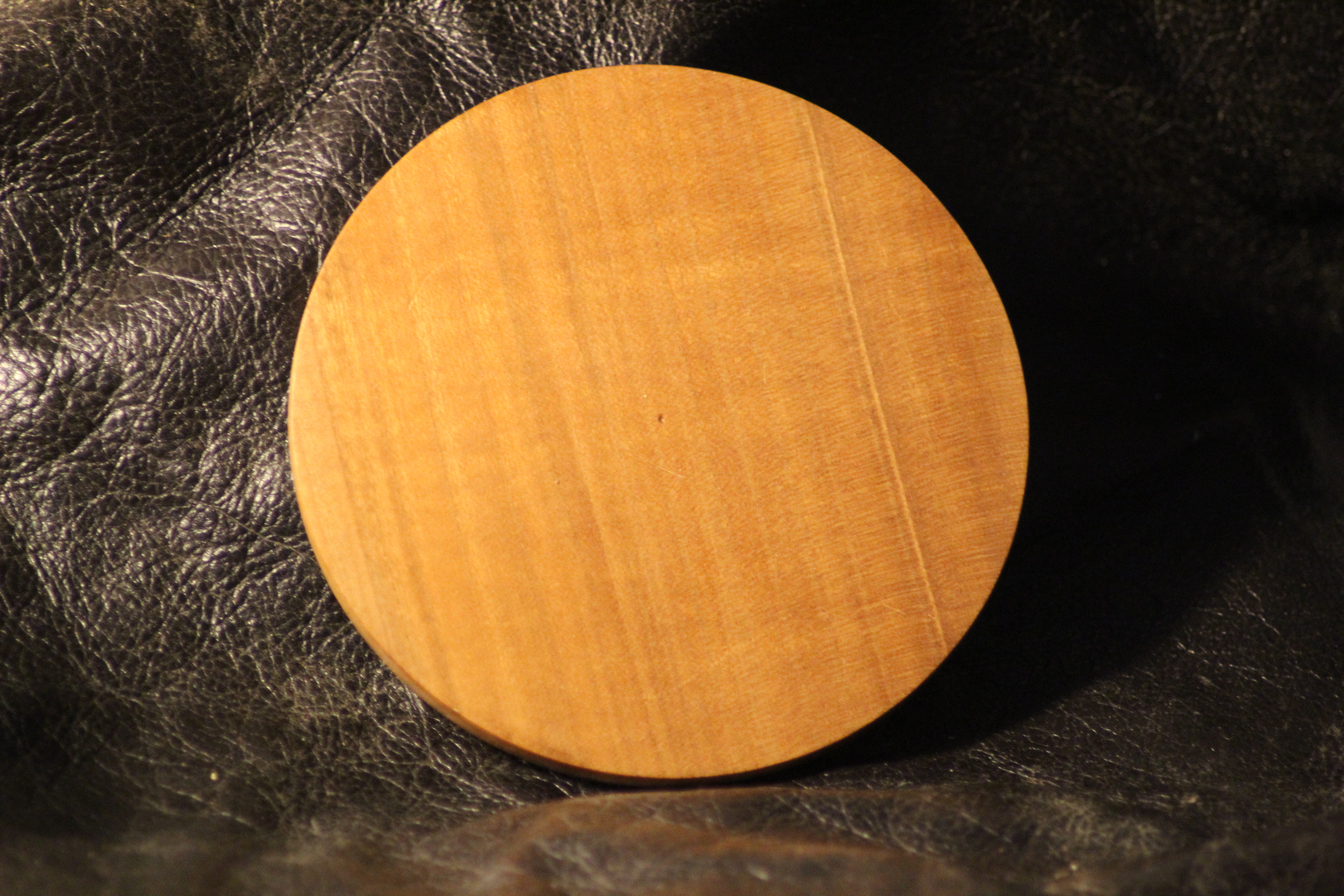 Quarto Tables - Light Images - Stunning HD Collection