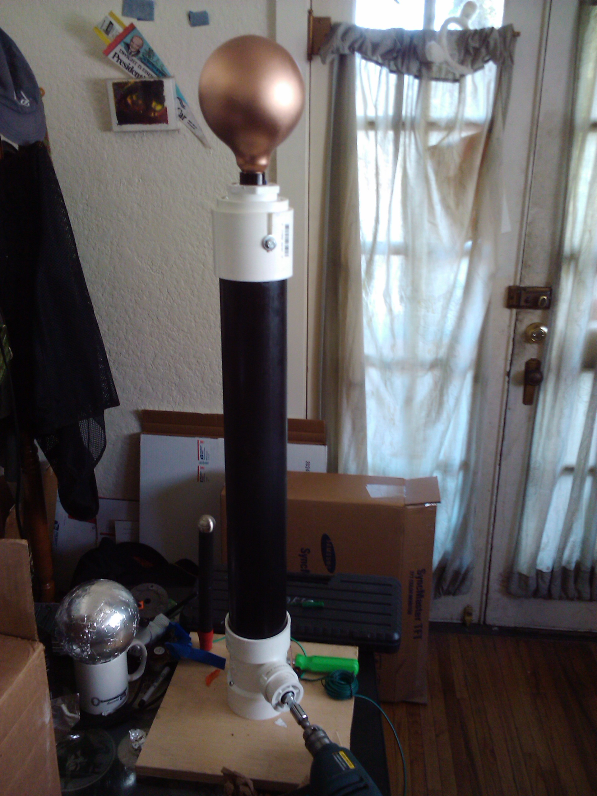 Van De Graaff Generator High Voltage Demonstrations Theory - Geometric Background Collection - Retina Quality