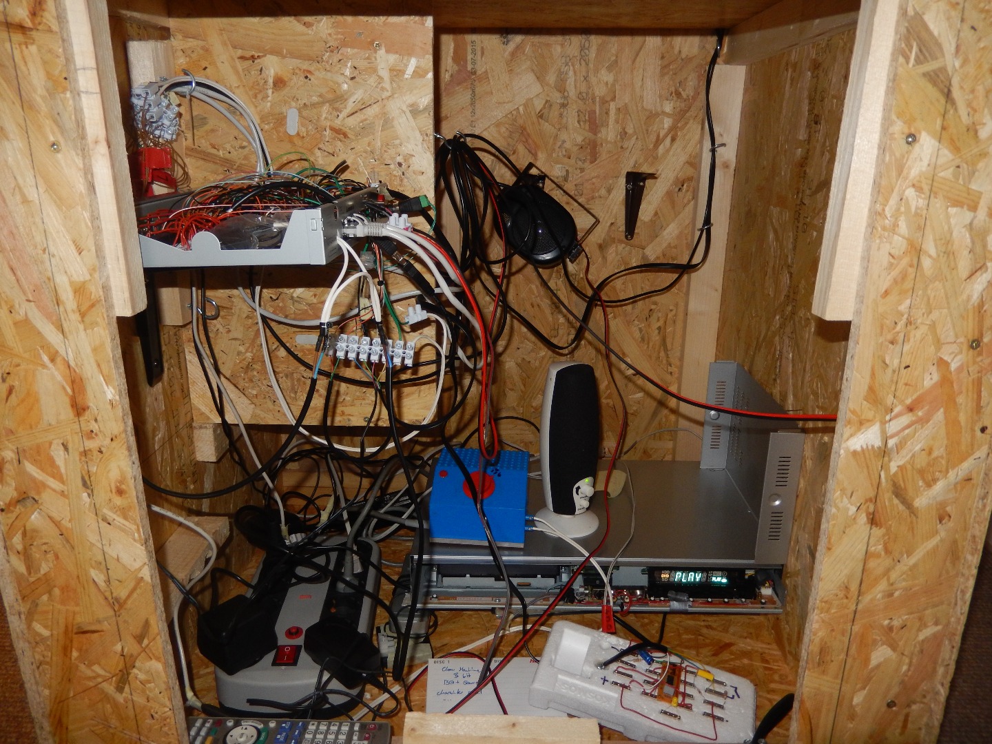 Diy Real Working Claw Machine Clawmachine Diyclawmachine - Premium Minimal Image Gallery - Desktop