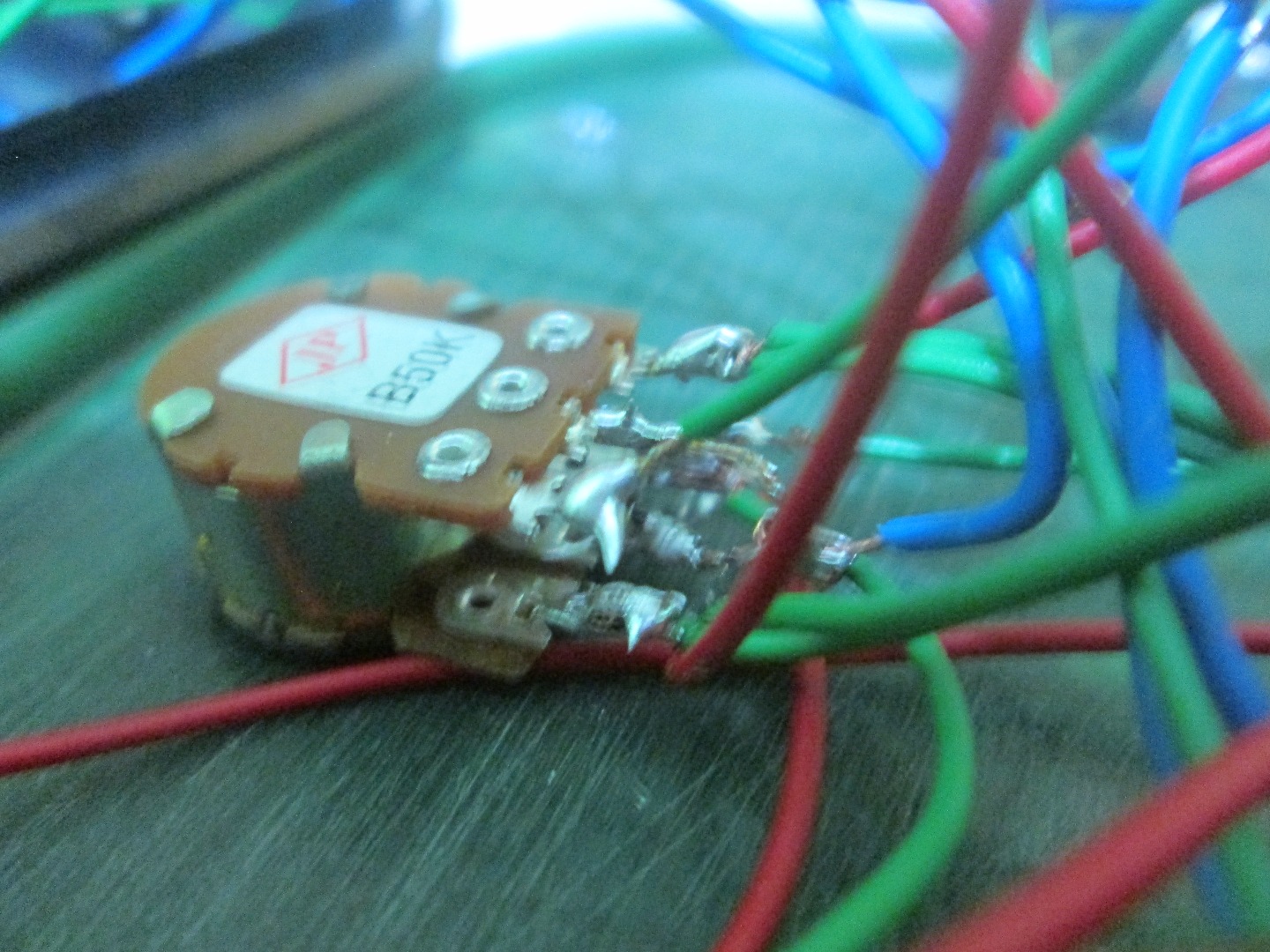 Simple Audio Mixer Electro Bob - HD Dark Textures for Desktop