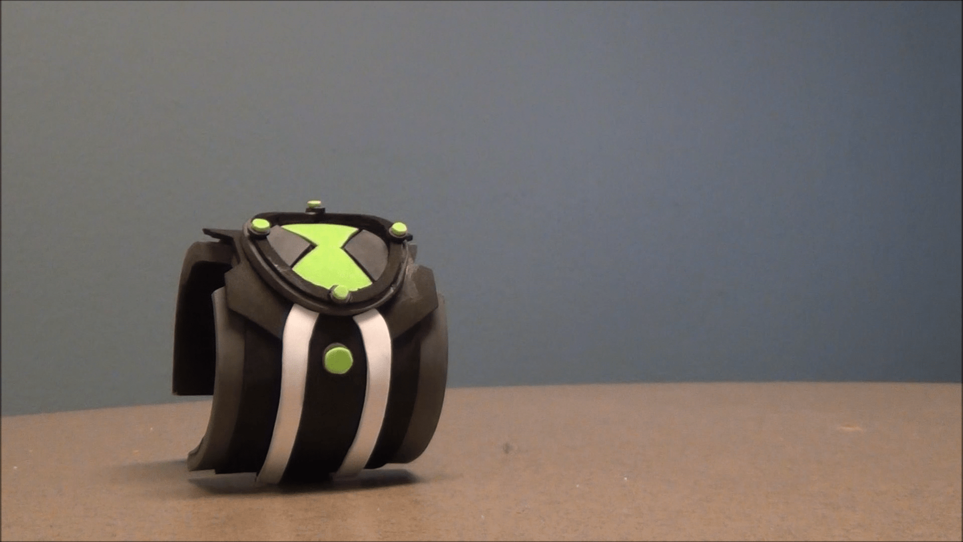 Diy Omnitrix So Far R Ben10 - Premium Vintage Background Gallery - HD