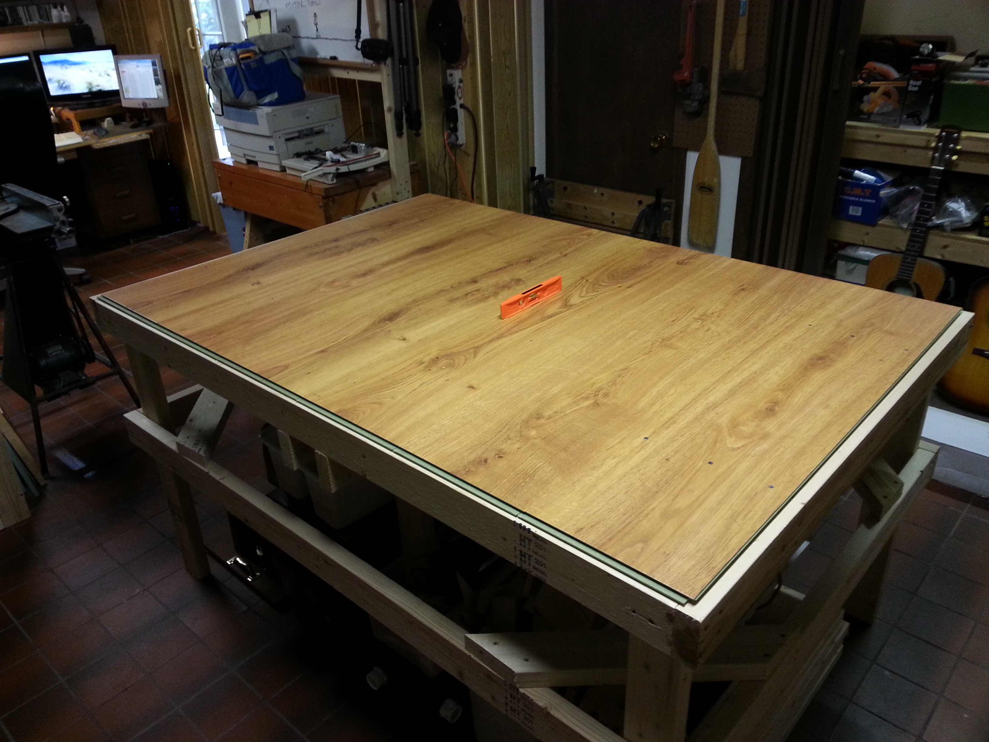 Laminate Workbench - Best Landscape Pictures in 4K