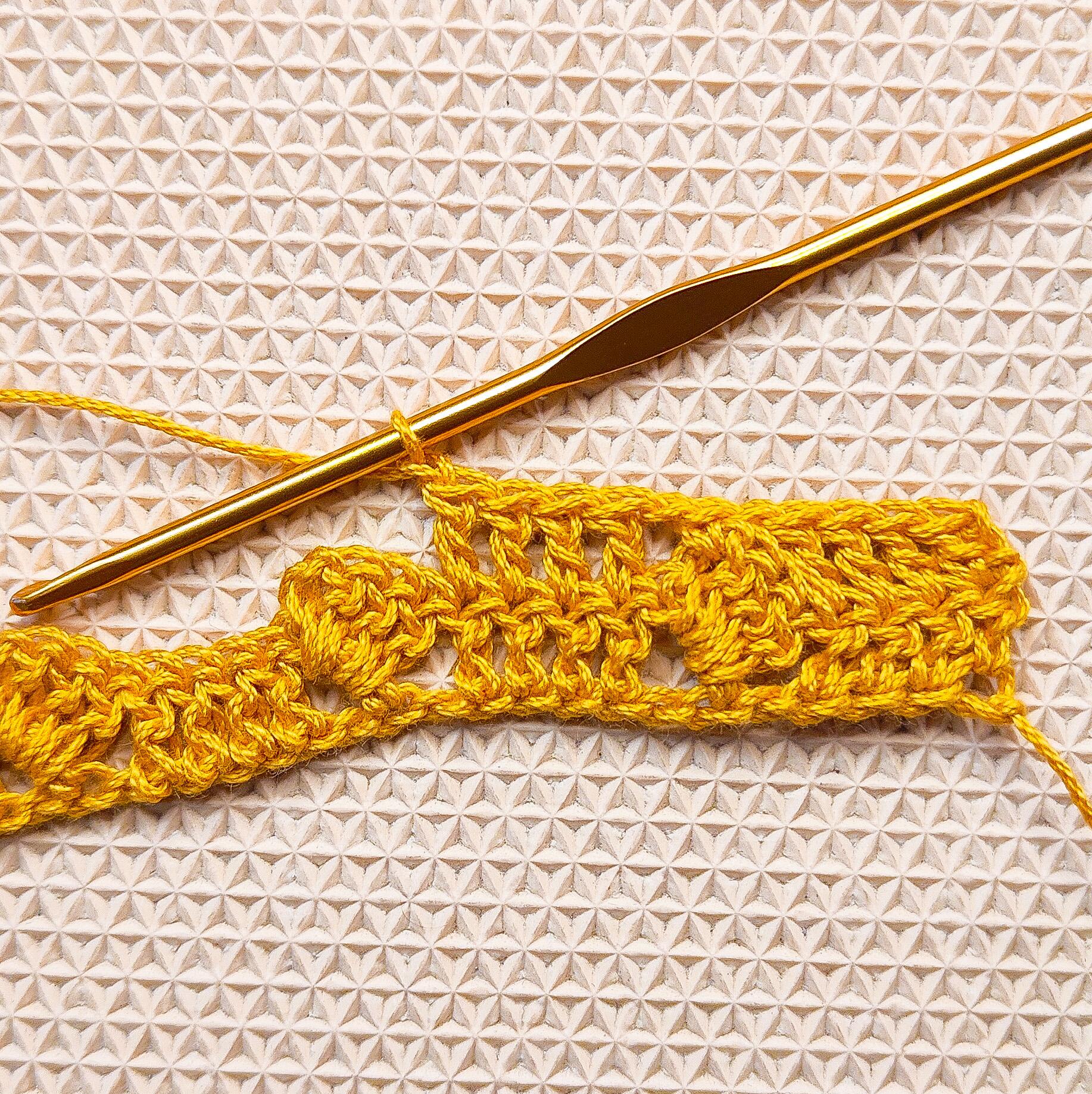 Crochet Patterns Galore Two Row Repeat Table Runner - Nature Textures - Professional Desktop Collection