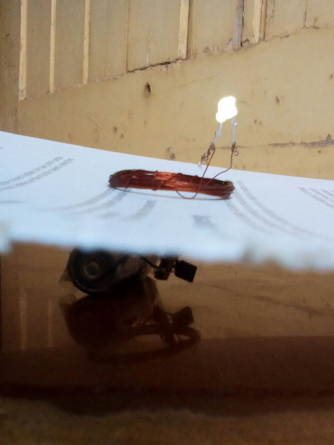 Transmitting Electricity Wirelessly From A To B Wired - Best Vintage Photos in Ultra HD