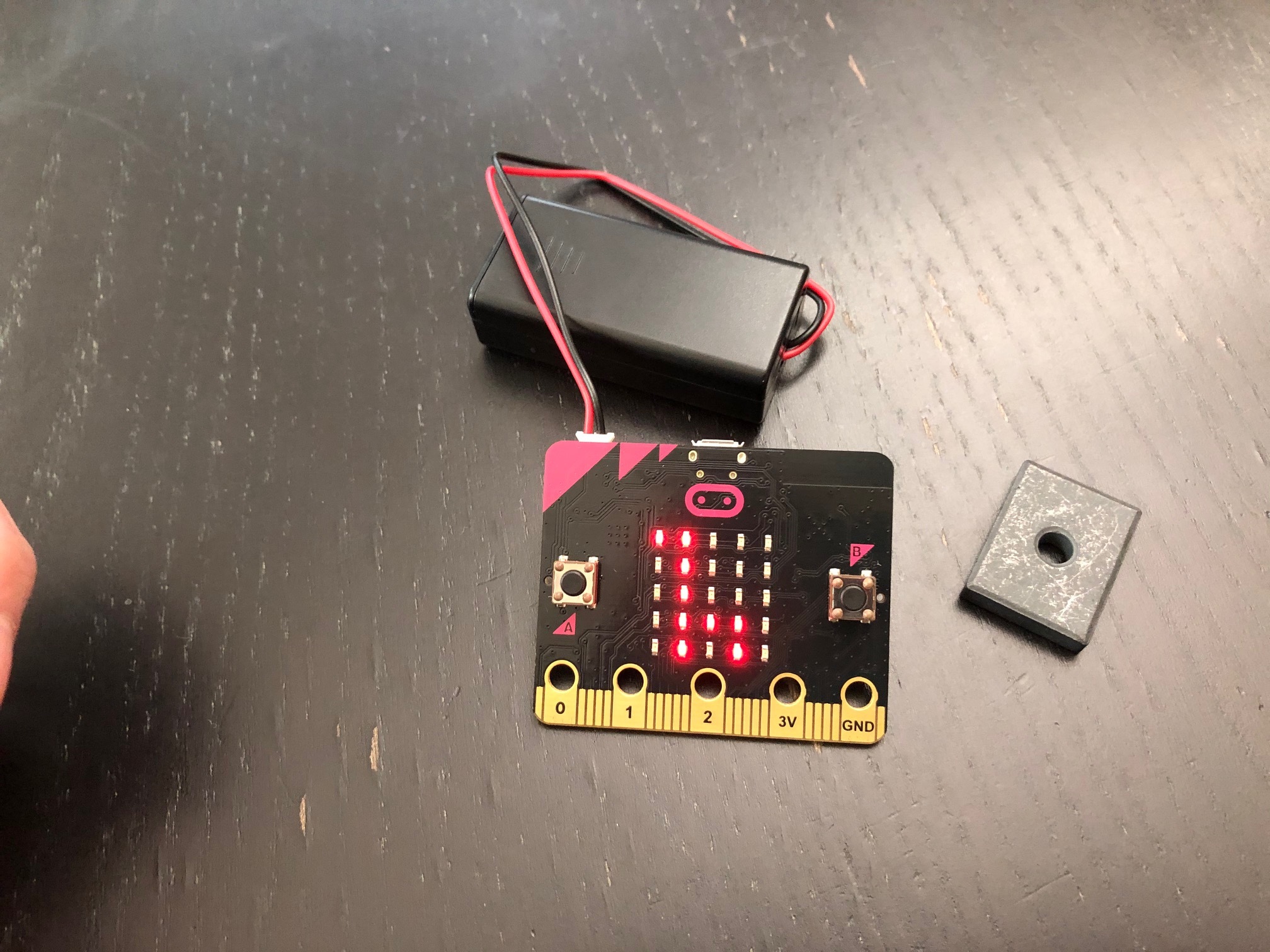 Microbit Magnet 3 Steps Instructables - Download Beautiful City Wallpaper | 4K