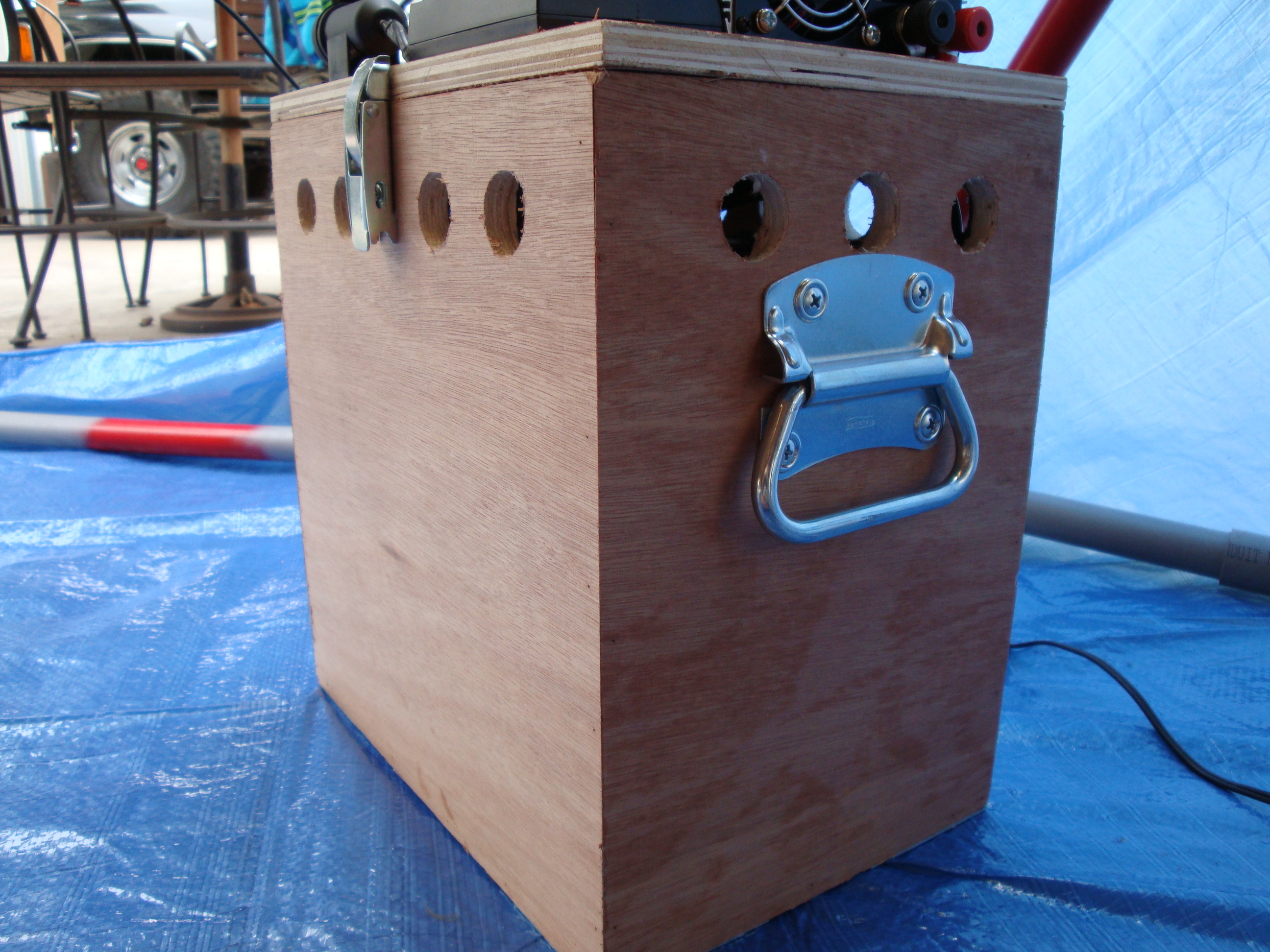 Toolbox Solar Generator 6 Steps Instructables - Minimal Wallpaper Collection - Mobile Quality