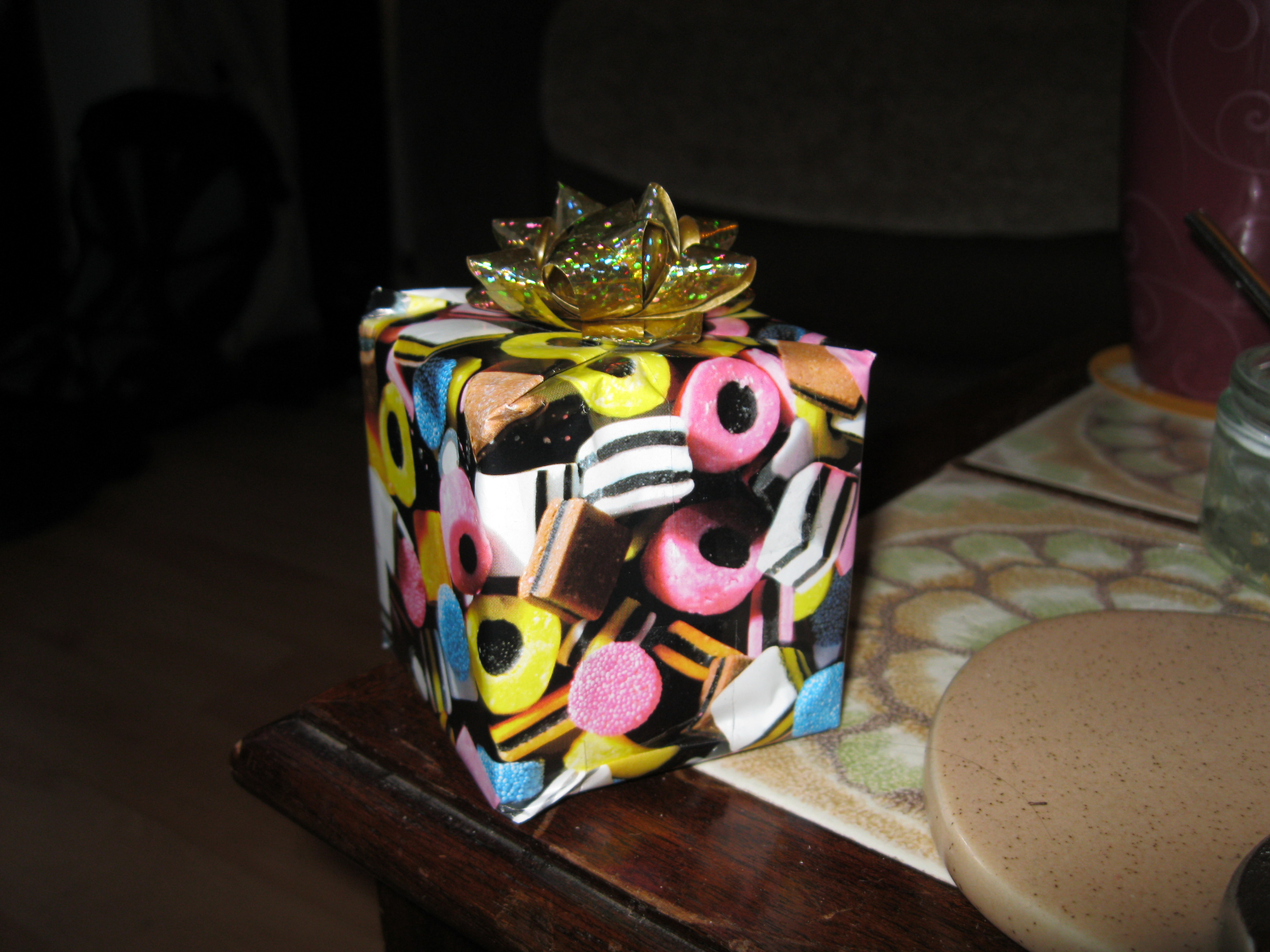 Mini Present Balloon Weights 4 Steps Instructables - Artistic Mobile Dark Pictures | Free Download