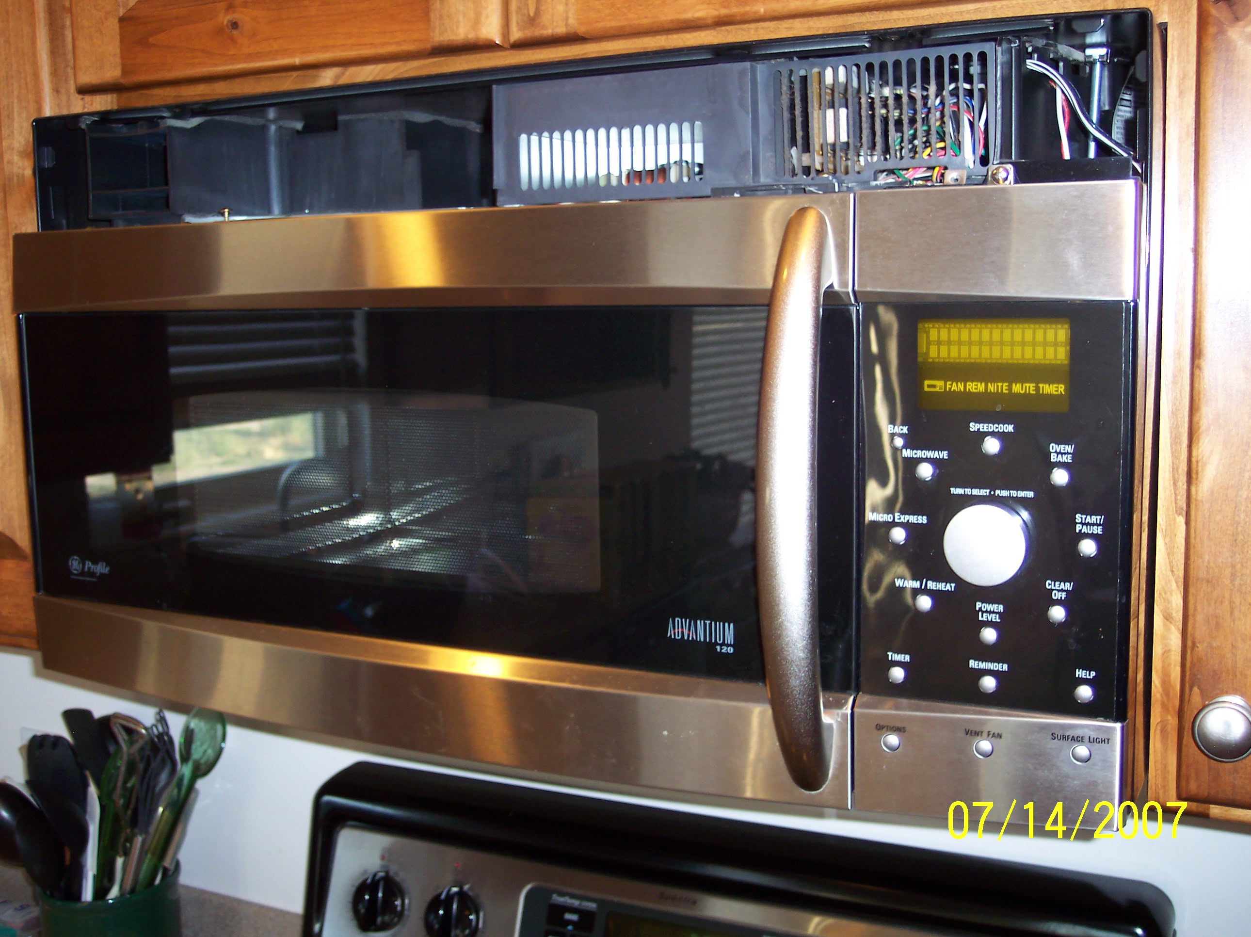 By cynthia lawrence 07 august 2020 the ge jgss86spss double oven gas range does a great job of shortening cooking times. Ge Advantium Microwave Halogen Lightbulb Replacement Do It Yourself 6 Steps With Pictures Instructables