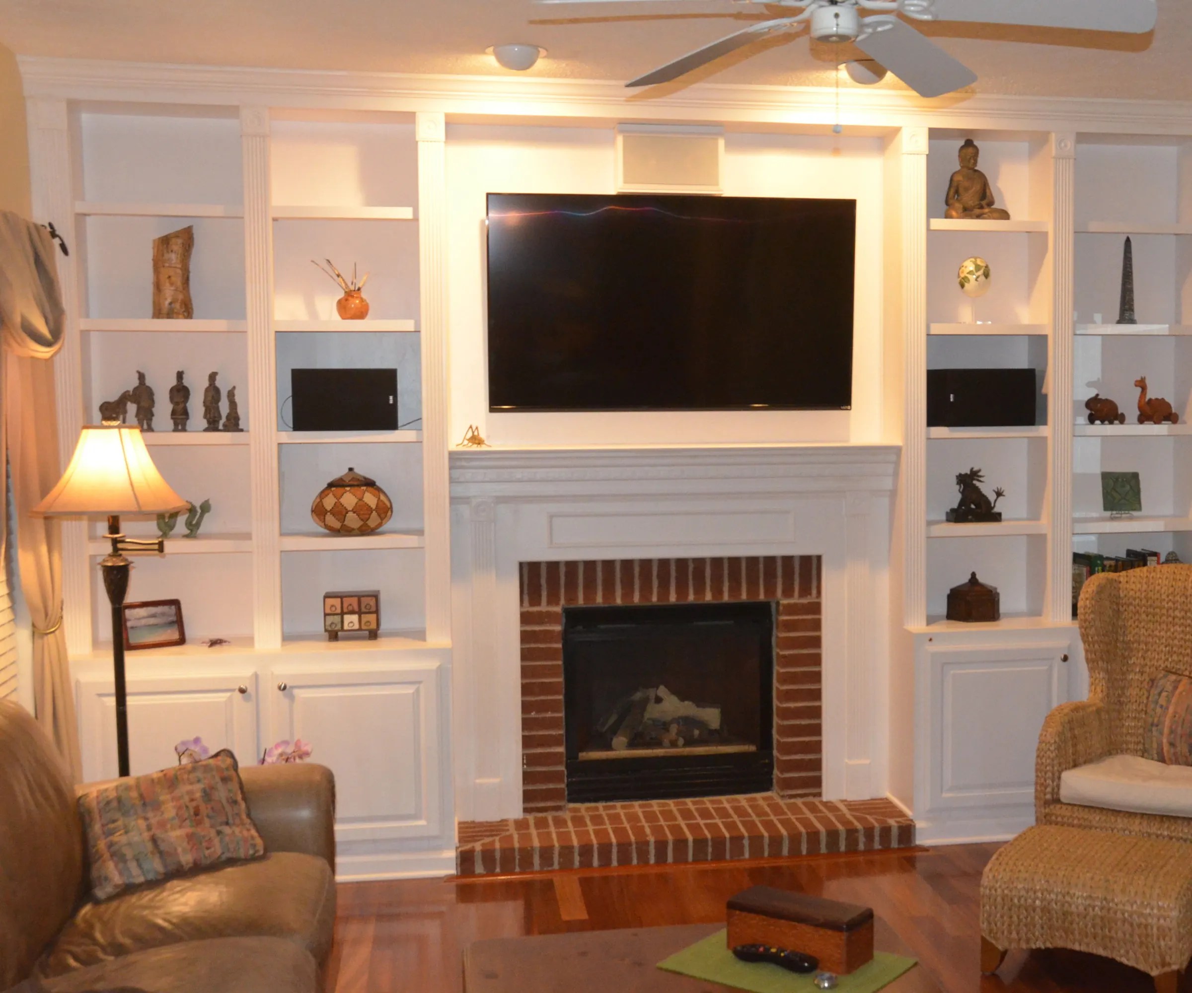 Black And White Wall Shelves January 2018
