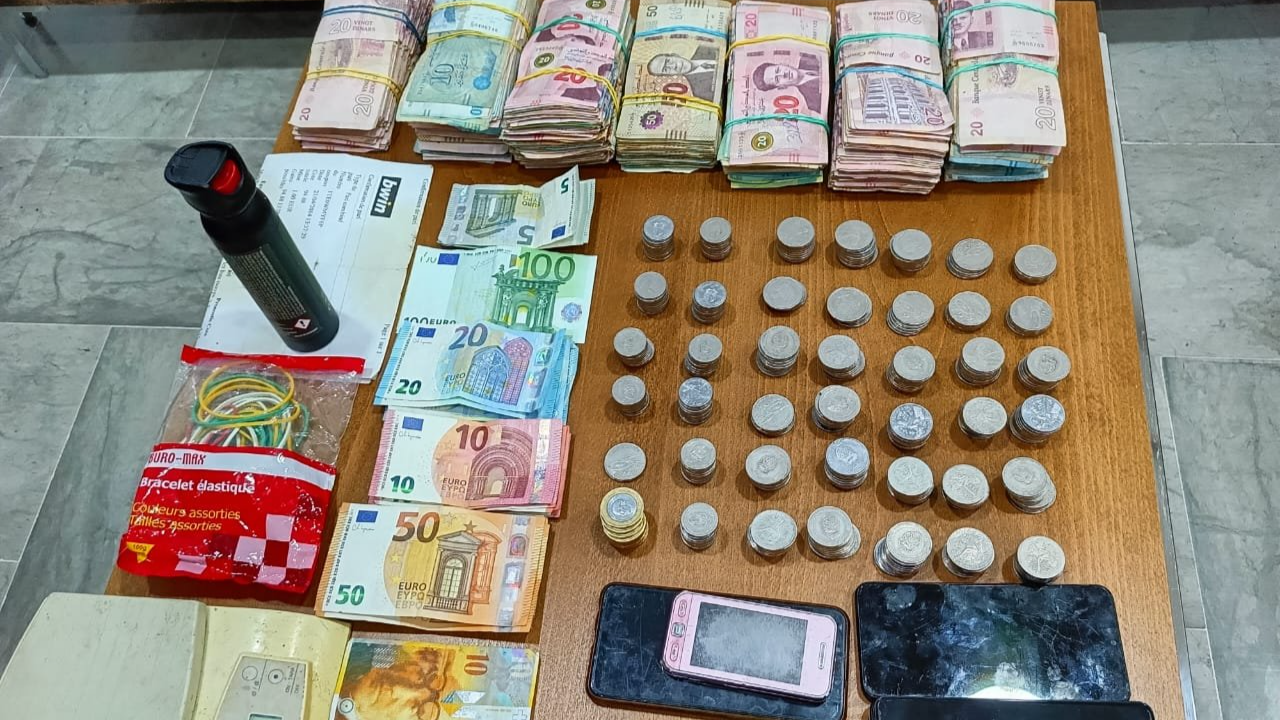 القصرين: تفكيك وفاق لتبييض الأموال والإطاحة بمروجين وحجز مخدرات