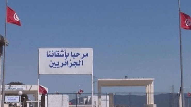 خلال ديسمبر: 4500 جزائري توافدوا يوميا على تونس عبر معبر ملولة خلال ديسمبر: 4500 جزائري توافدوا يوميا على تونس عبر معبر ملولة