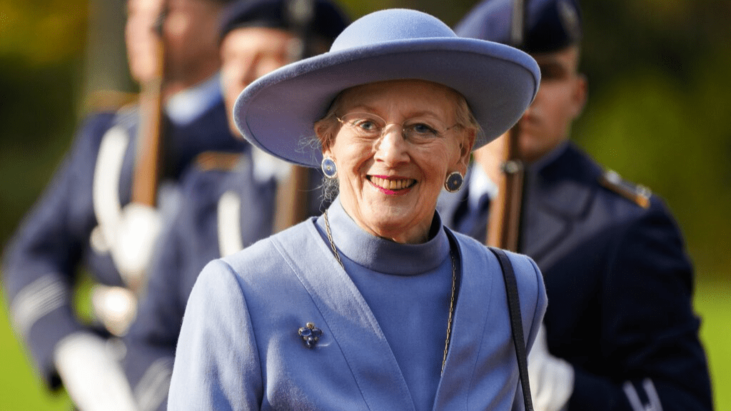 ملكة الدنمارك تعلن تنازلها عن العرش لإبنها ولي العهد