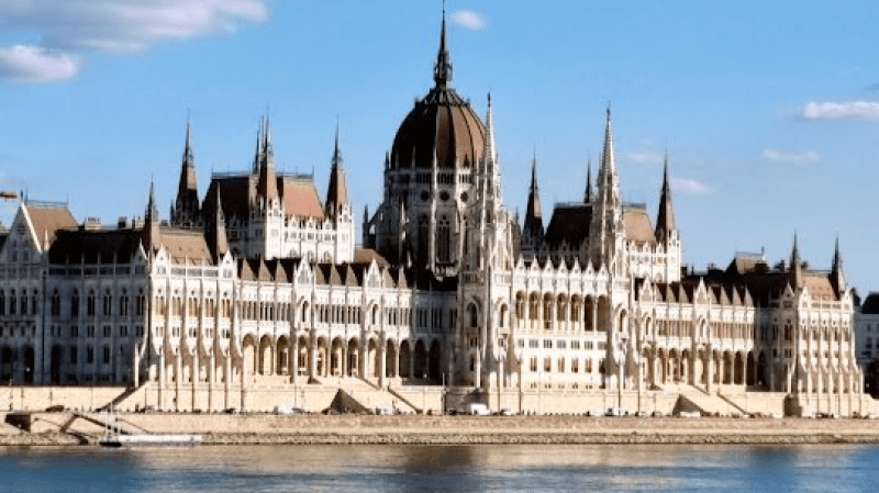 المجر تُعفي النساء من الضرائب مدى الحياة المجر تُعفي النساء من الضرائب مدى الحياة