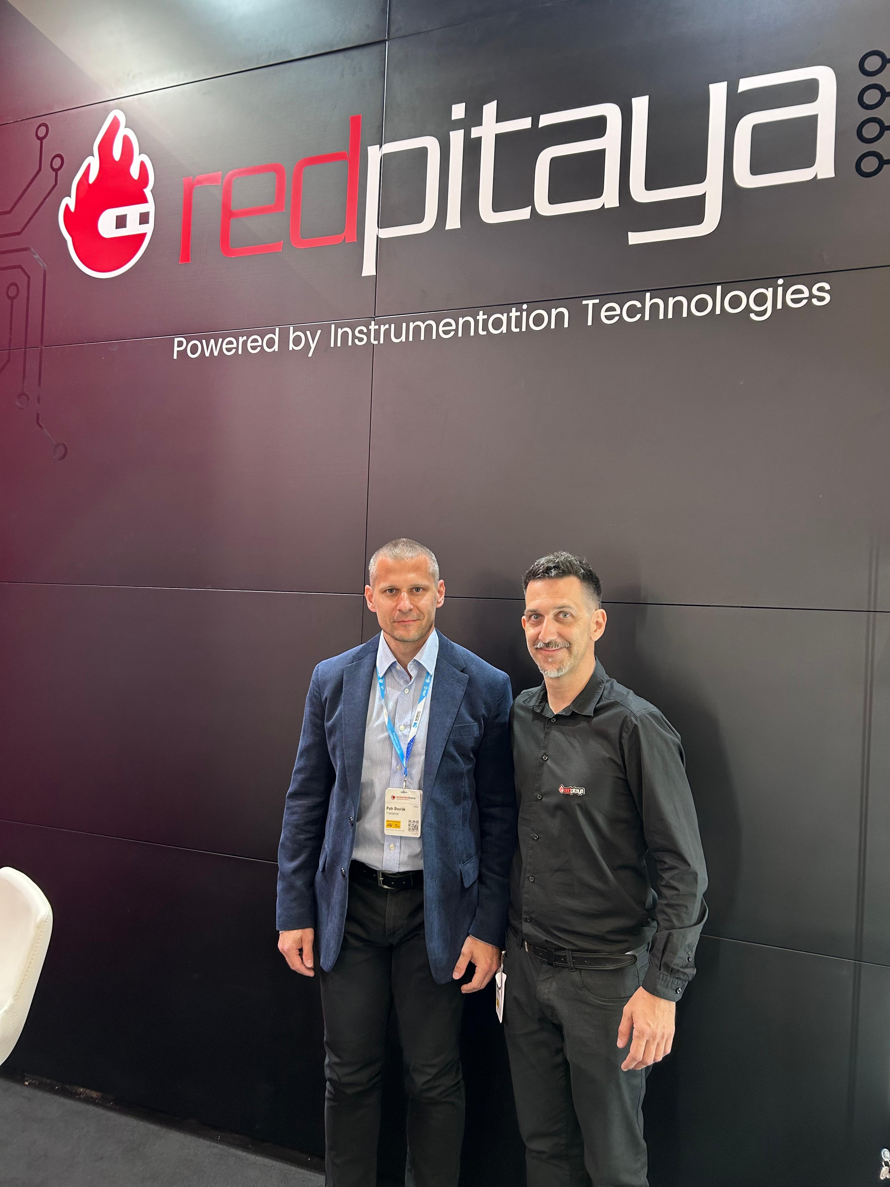 Embedded World 2024 Mips - Premium Abstract Image Gallery - Desktop