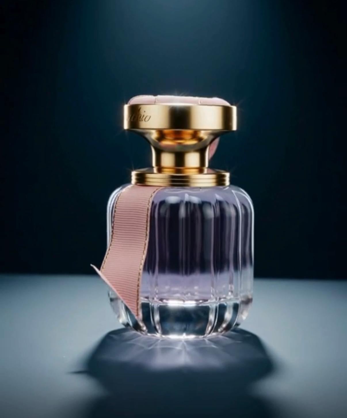 BRIGHT, BEAUTIFUL SCENT &ndash; A modern, long-lasting floral fragrance with fresh hints of mandarin and sweet orange.