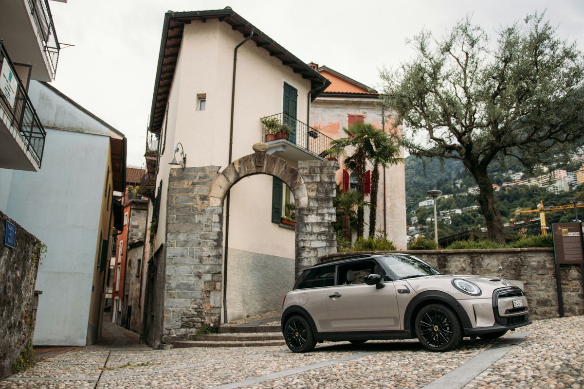 Confronto tra compagnie assicurative per auto d'epoca