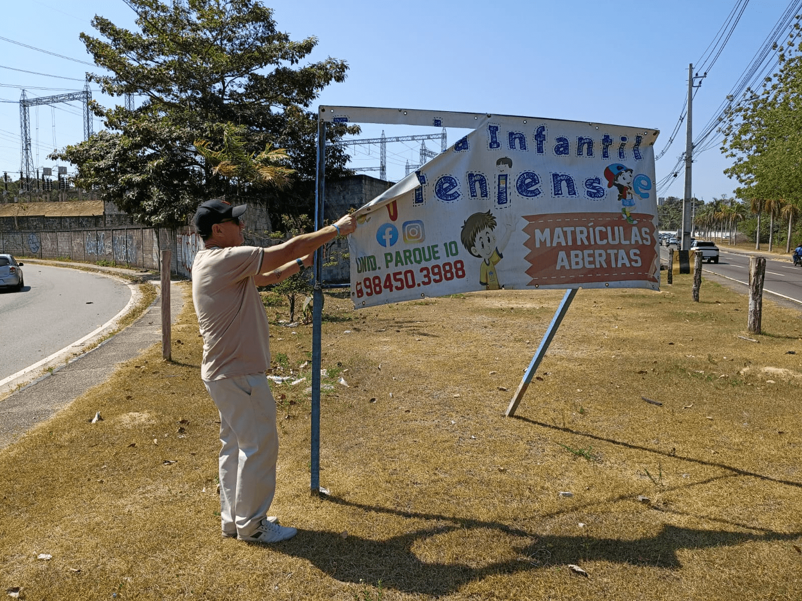 Fiscalização do Implurb em Manaus remove placas