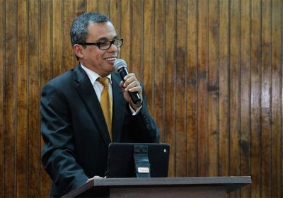 Julio Raudales, nuevo rector de Universidad “José Cecilio del Valle”