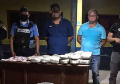 Capturan a dos sospechosos con 39 paquetes de marihuana en Colón