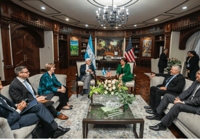 Asesor de Biden abordó el cambio de política hacia China con presidenta Castro