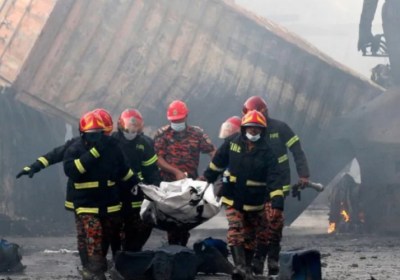 Al menos 15 muertos y 39 heridos en una explosión en un edificio de Bangladesh