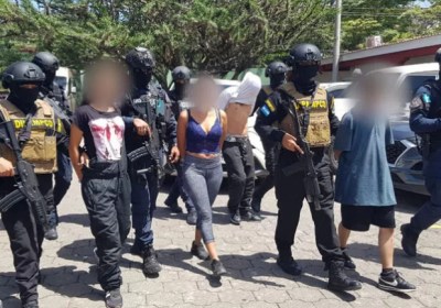 Cinco de la 18 atrapados en Hábitat