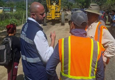 Ministro de la SIT inspecciona avances en proyectos de Mateo y salida al sur