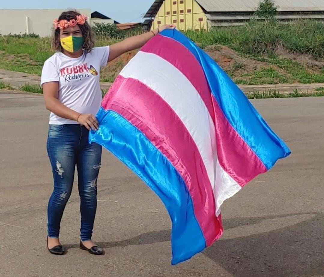 “Chega de sermos empurradas para abaixo do lixo da sociedade”, diz primeira mulher trans atendida pela lei Maria da Penha - ContilNet Notícias