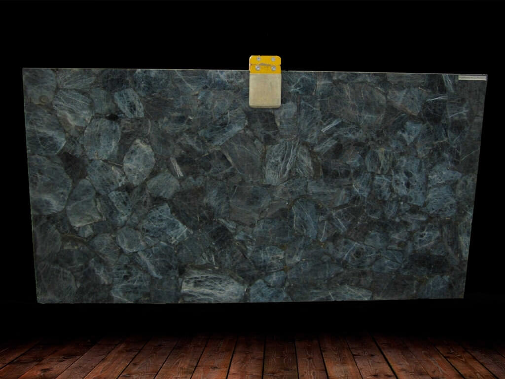 Apatite Azul Semi Precious Gemstone