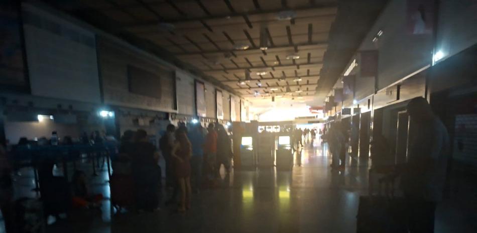 Se corta el servicio eléctrico otra vez en el AILA; las operaciones se apagan 2 AILA