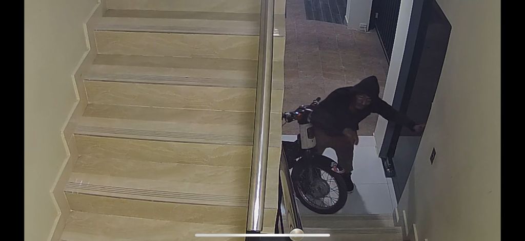 Es de Los Platanito, el ladrón que anda acabando en Savica, Santiago 2 savica